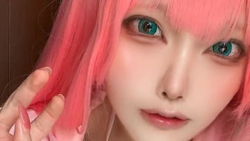 水羽えと「ぼっちピースの自撮りオフショ」