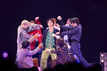 超特急、8000人にコール＆ヘドバンをレクチャー　8号車への想いも「いろんな景色を一緒に見ていきたい」【イベントレポ】