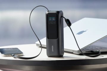 Anker初の巻き取りケーブル付きバッテリー。140W出力USB充電器も