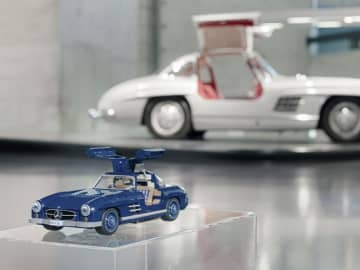 伝説のガルウィングがホットウィールのブロックモデルで復活！「メルセデス・ベンツ 300 SL」を1:12スケールで忠実に再現
