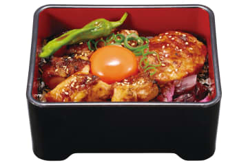なか卯、大判つくね入り！炭火香る「とろたま炭火焼き鶏重」発売