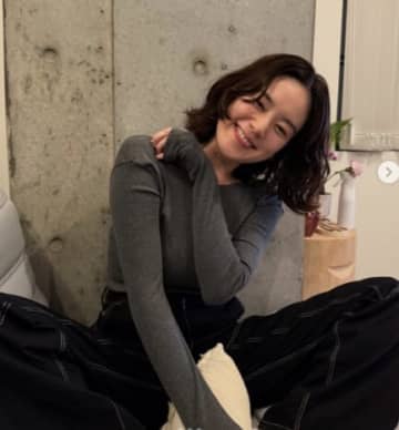 「黒ドレス姿に…いいね2.4万件と大絶賛！」新妻女優・筧美和子、映画祭で見せた黒ドレス姿に称賛の声