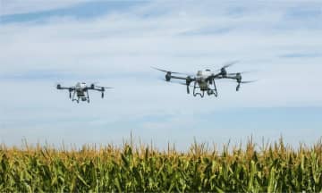 DJIが農業用ドローン産業動向の年次報告書を発表、全世界で40万台が普及