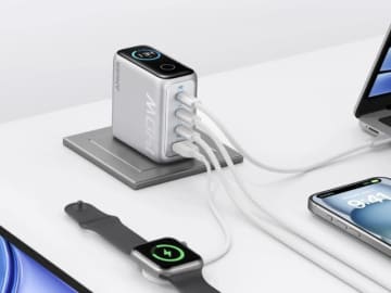 Anker、「4台同時もOK」の怪物級充電器　最大140W出力、MacBook Proも30分で50%充電