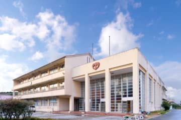 島根県松江市の玉湯学園、電子黒板「ミライタッチ」の導入で授業がスムーズかつ立体的に