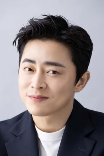 女装で『百想』最優秀演技賞も受賞…俳優チョ・ジョンソク、2025年最も影響力のある男優に！