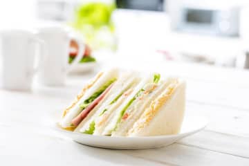 やせたい50代の朝ごはん【2選】サンドイッチの具が決め手／まさかの一品