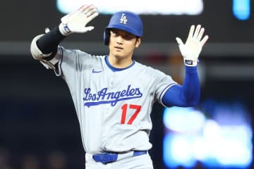 「マーリンズなんてクソくらえ！」大谷翔平、腰振りダンスで敵ファンの“ユニを脱がせた”瞬間が話題！「こりゃ面白い」「また信者増やしてもうた～」