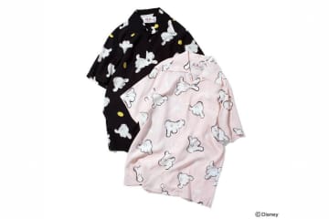 ネーム×アロハブロッサム、ミッキーマウスの“アロハポーズ風”ハンドサインの総柄ハワイアンシャツ