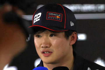 角田が予選Q３でフェルスタッペンとタイム差「0.7秒～1.0秒」開く原因とは!? ホーナー代表は「経験を積めば改善されていく」と楽観的だが...
