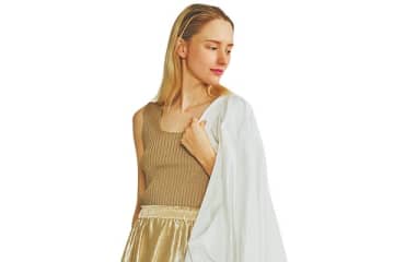 【明日なに着る？】リネンなのにつやめく「涼しくて上品な」フレアスカート