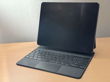 【1週間連用】折り方次第で20種以上にトランスフォーム（変形）！iPadスタンド『MOFT ダイナミックフォリオ』を使って驚いた