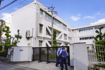 「払いのけて何発かたたいた」　東京・立川、小学校で暴行容疑男