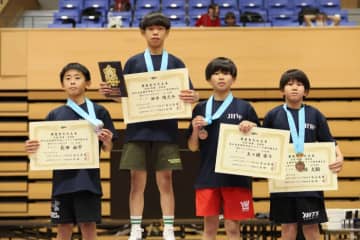＜レスリング＞【写真集】2025年沼尻杯全国中学生選手権／男子フリースタイル表彰式
