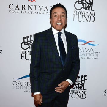 スモーキー・ロビンソン、弁護士が性的暴行容疑を全面否定