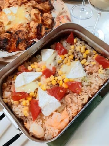 楽うまキャンプご飯！チーズ＆ツナ＆えびのパエリア