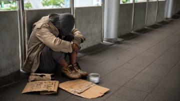 消えゆくホームレス、10分の1に激減…東京23区では異変も【解説：エコノミスト宅森昭吉氏】