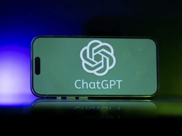 ChatGPTがあなたを「よいしょ」し過ぎることが極めて危険な理由　OpenAIが過ち認め即修正