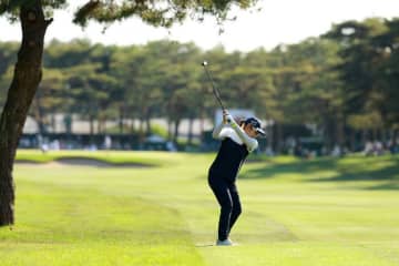 手首痛、病み上がりの満身創痍も…　藤田さいきが超高速グリーン攻略で“レジェンド”からお褒めの言葉
