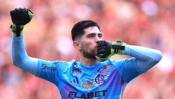ブラジル名門の29歳GK、武装強盗から銃撃受ける…4発の弾を止めた「防弾車」はこうなった