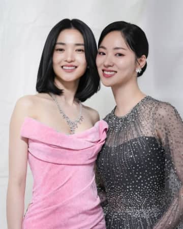 女神が2人も…キム・テリ×チョン・ヨビン、絆が輝く「百想」での2SHOTにファン歓喜【PHOTO】