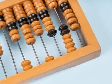 厚生年金に44年以上、長期加入した人が、65歳以降に再就職したら、年金はどうなりますか？