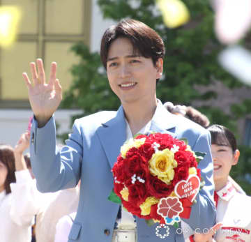 山崎育三郎、27年来の親友2人に感謝「落ち込んだり、苦しい時もそばで寄り添ってくれた」
