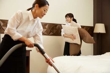 ホテル宿泊時、部屋のゴミ箱がいっぱいになったらどうする？　“あるある”の驚くほど簡単な解決策に反響