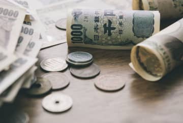 今年定年を迎える60代男です。老後は赤字にならずに「年金だけ」で暮らしていけますか？
