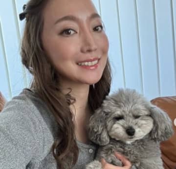 「もはや別人！？」加藤茶の妻・加藤綾菜、ヘアスタイルを暗くして新たな魅力を発揮！　フォロワー絶賛のイメチェン