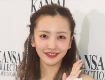 板野友美、“そっくり3歳娘”のドレスコーデが「マジで可愛い」　ディズニーランドを満喫