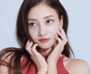 「やばっ、、こんな肌見たことない！」黒木メイサ、"超どアップ"すぎるショット公開　透明感溢れる美しさに反響