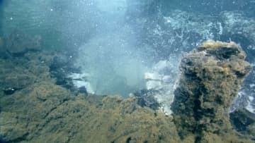 米西部沖の海底火山に噴火の兆候、年内にも　発生すれば初のライブ中継