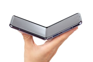 折りたたみiPhoneには「革新的な技術」搭載、新たな業界標準になる可能性