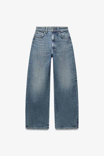 何本でも欲しい！【ZARA】年中使える「万能ジーンズ」が値下げ中！