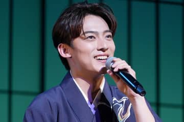 辰巳ゆうと、東京・浅草公会堂でコンサートを開催！　演歌一色のステージで1000人のファンを魅了