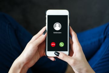 見知らぬ電話番号からの着信…絶対にやってはいけないNG行動５つ