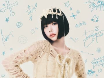 ano、2ndアルバム『BONE BORN BOMB』新ビジュアルに“骨”モチーフのティアラ