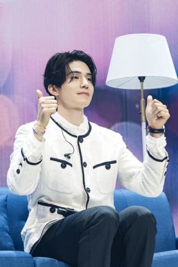 イ・ドンウク、日本ファンのために可愛いダンスチャレンジも！？7年ぶりの来日公演が大盛況「会えばいつも幸せ」