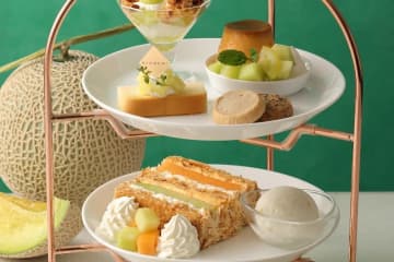 キハチ カフェ“メロンが主役”の初夏アフタヌーンティー、パフェやプリンなど贅沢スイーツ