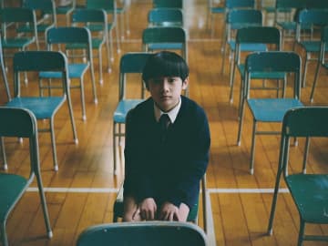 “痛み”と“後悔”を背負った高校教師が少年時代の日記をきっかけに記憶を辿っていく『年少日記』