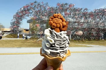 大阪・関西万博でミャクミャク焼きも！会場限定グルメやスイーツを試食（編集部レポ）