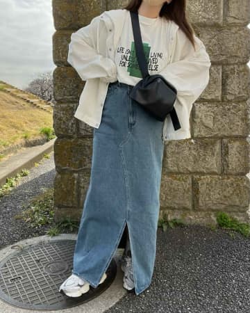 【しまむら】着回し力抜群！「ロゴTシャツ」