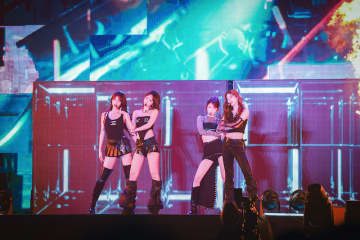 LE SSERAFIM、デビュー後初のワールドツアー日本公演“EASY CRAZY HOT”が名古屋でスタート！