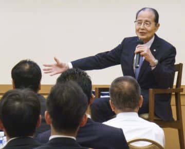 王貞治会長、女子野球界に感心　イベント参加、指導者資格取得も