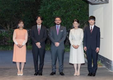 秋篠宮ご一家、ヨルダン皇太子と夕食会　佳子さま悠仁さまも同席