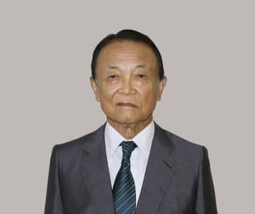 新教皇就任式に麻生氏派遣へ　首相は祝意