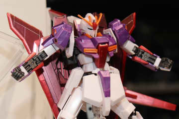 赤く輝くゼータガンダム！　「HG 1/144 ガンダムベース限定 ゼータガンダム[U.C.0088] （バイオセンサーイメージカラー）」発売【ガンダムベース撮り下ろし】