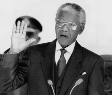 ＜あのころ＞マンデラ氏が南ア大統領に　31年前の5月10日