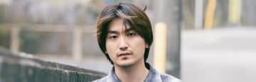『おっさんずラブ』人気俳優、胸に残る吉岡秀隆の“染まらない”生き方に共感。俳優業の傍らアルバイト生活をしていたことも
